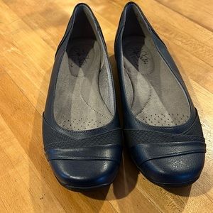Life strides flats navy size 8 never worn